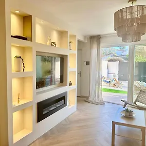  Holiday home New Luxe Beach House